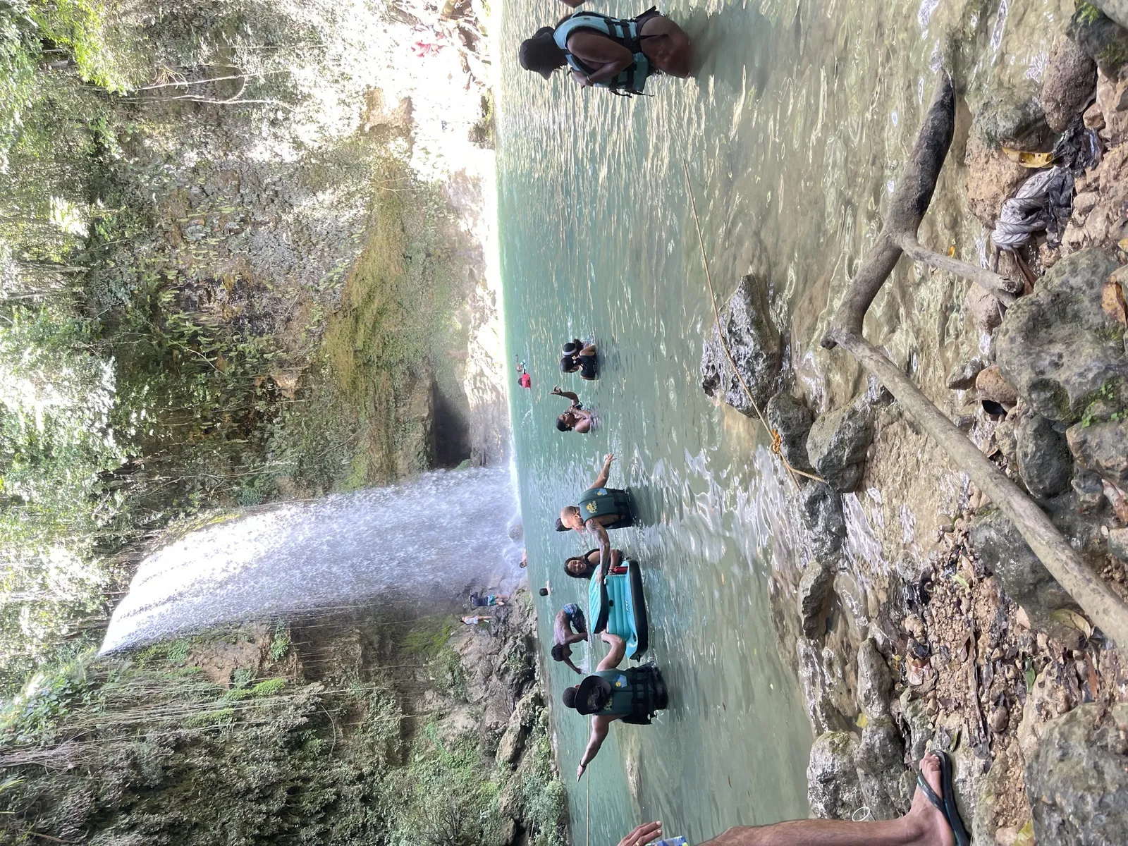 Salto Socoa/una cascada dentro de las Montañas, imagen 6 de 6