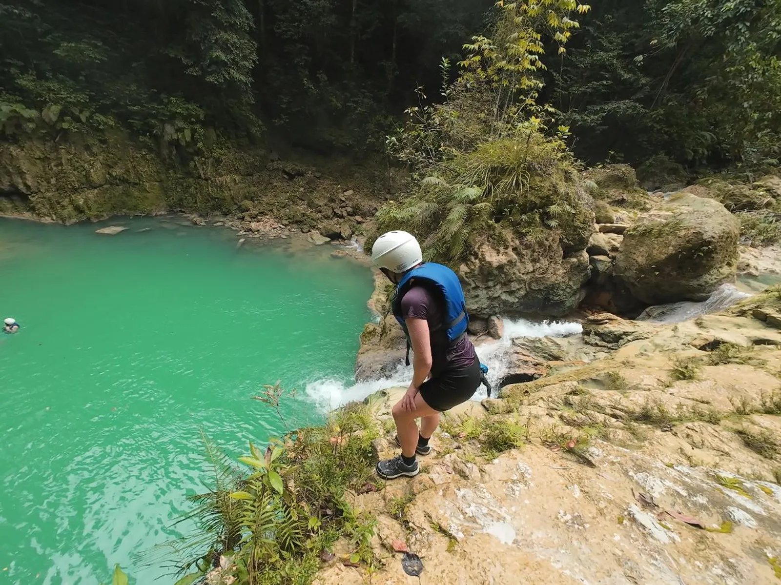Canyoning in Cola de Pato, image 3 of 13