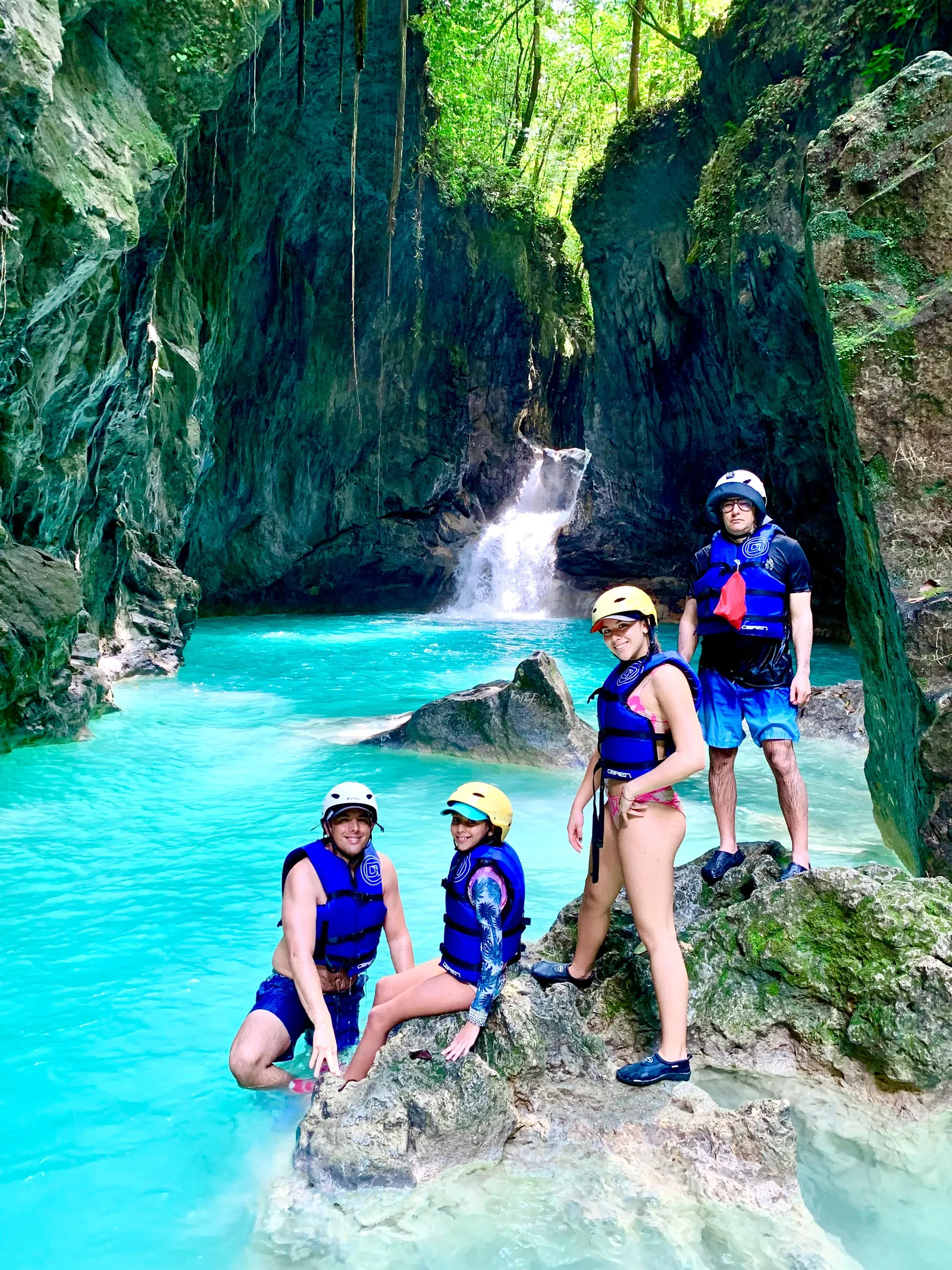 Hiking and Waterfall Exploration at Río Partido, image 5 of 11