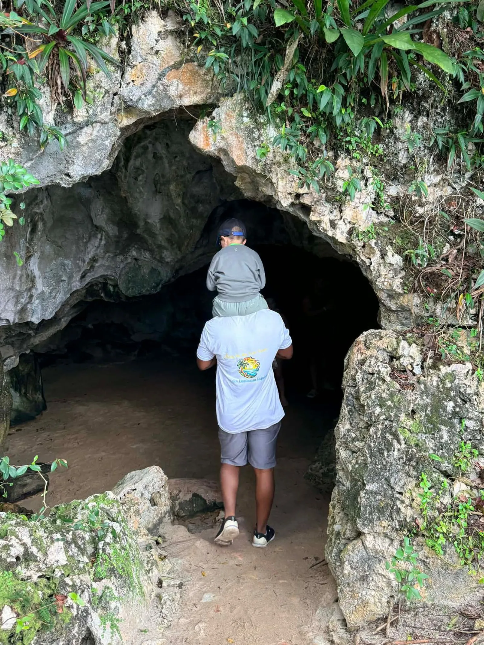Los Haitises National Park and Cayo Levantado, image 3 of 15