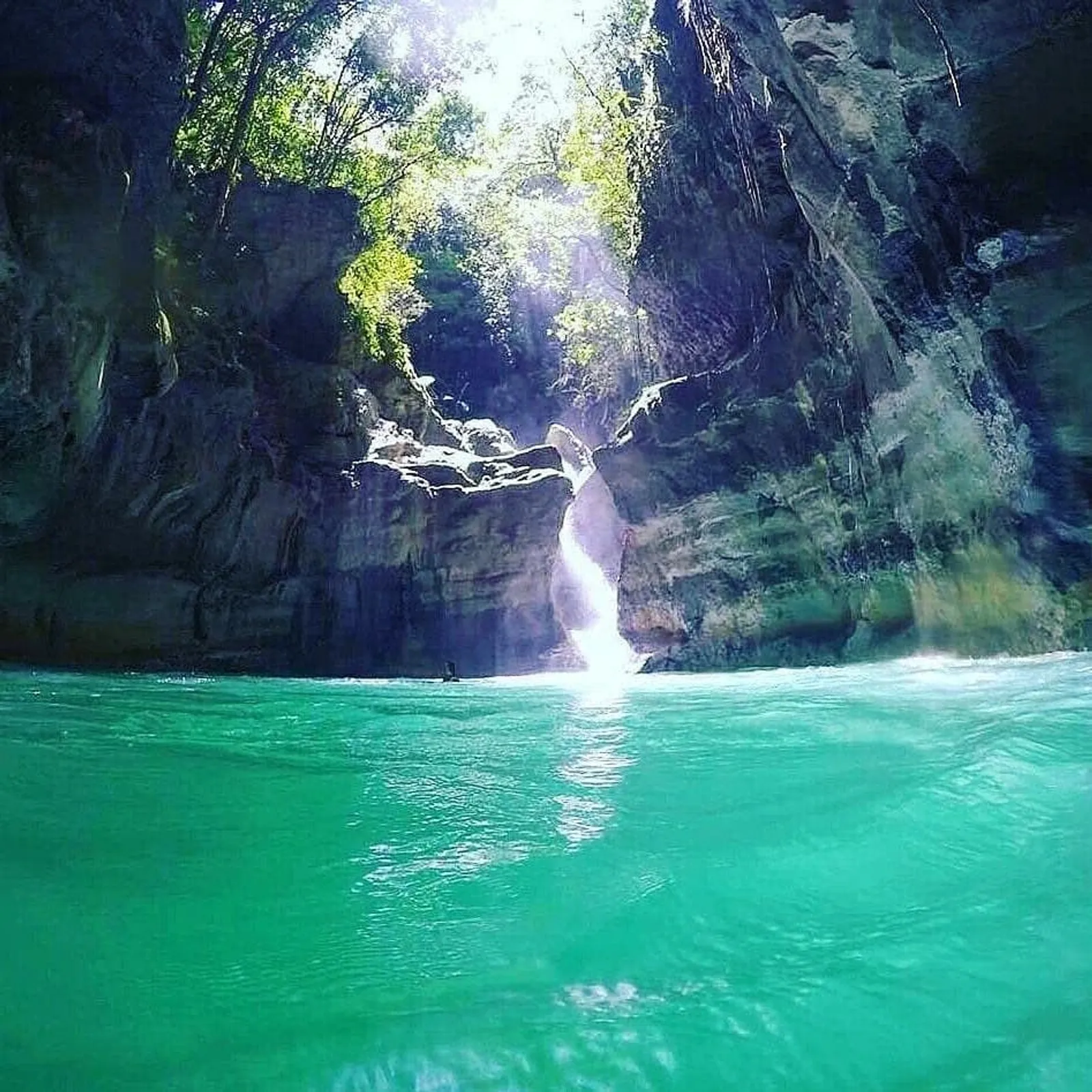 Canyoning in Cola de Pato, image 5 of 13