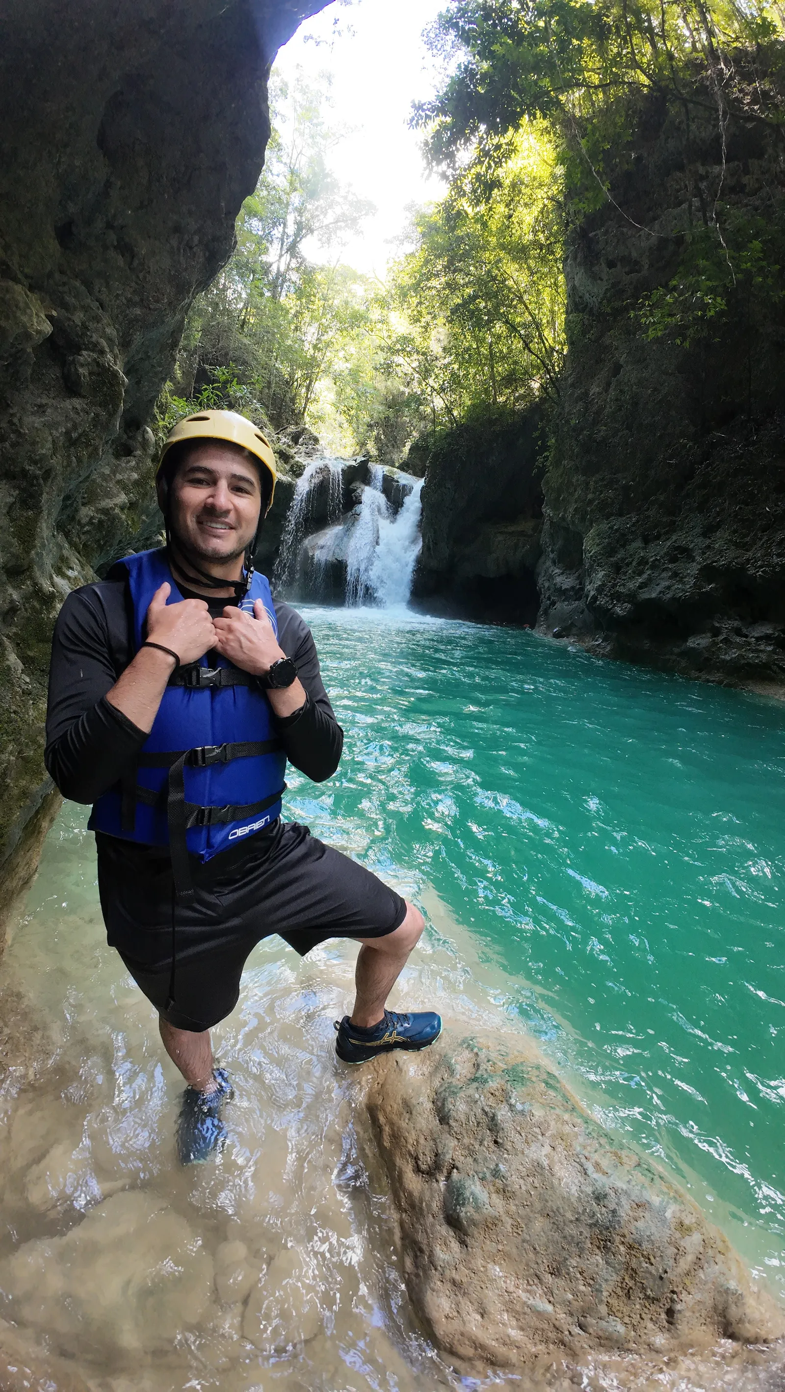 Canyoning in Cañón de Arroyo Frío, image 2 of 5
