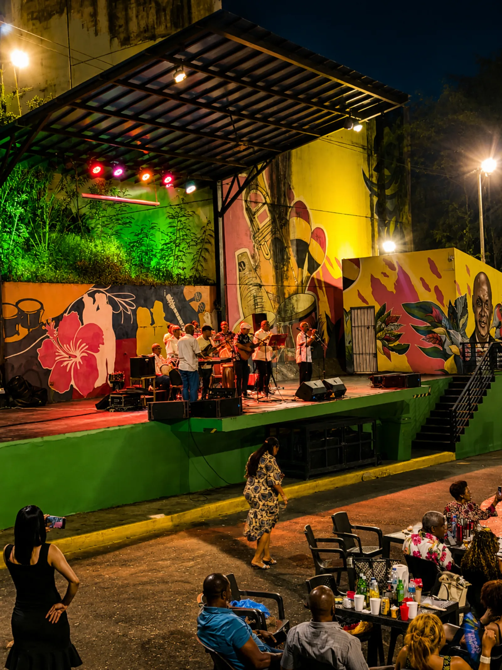 Santo Domingo: Live Caribbean Music Night Experience, image 4 of 5