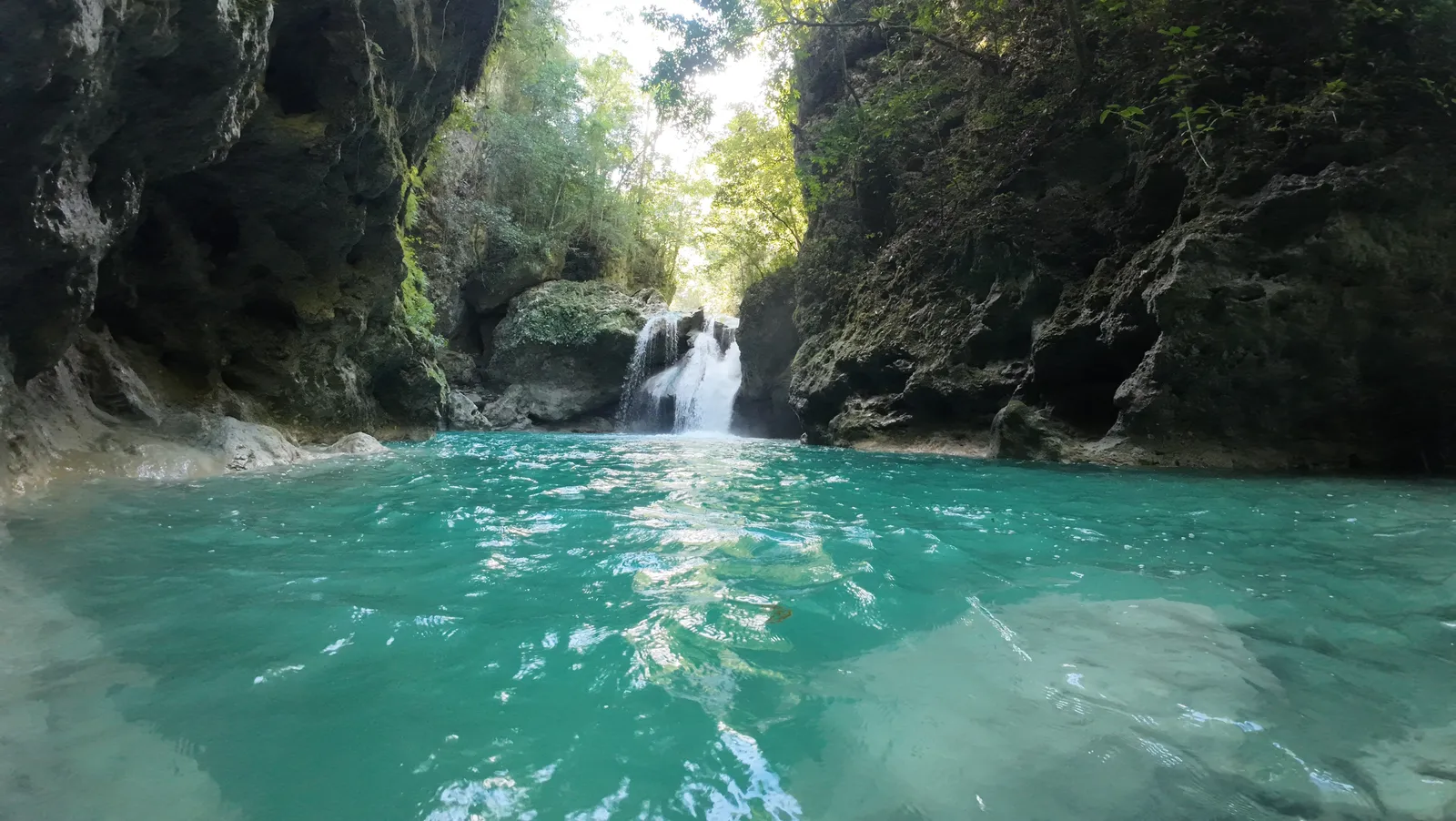 Canyoning in Cañón de Arroyo Frío, image 4 of 5