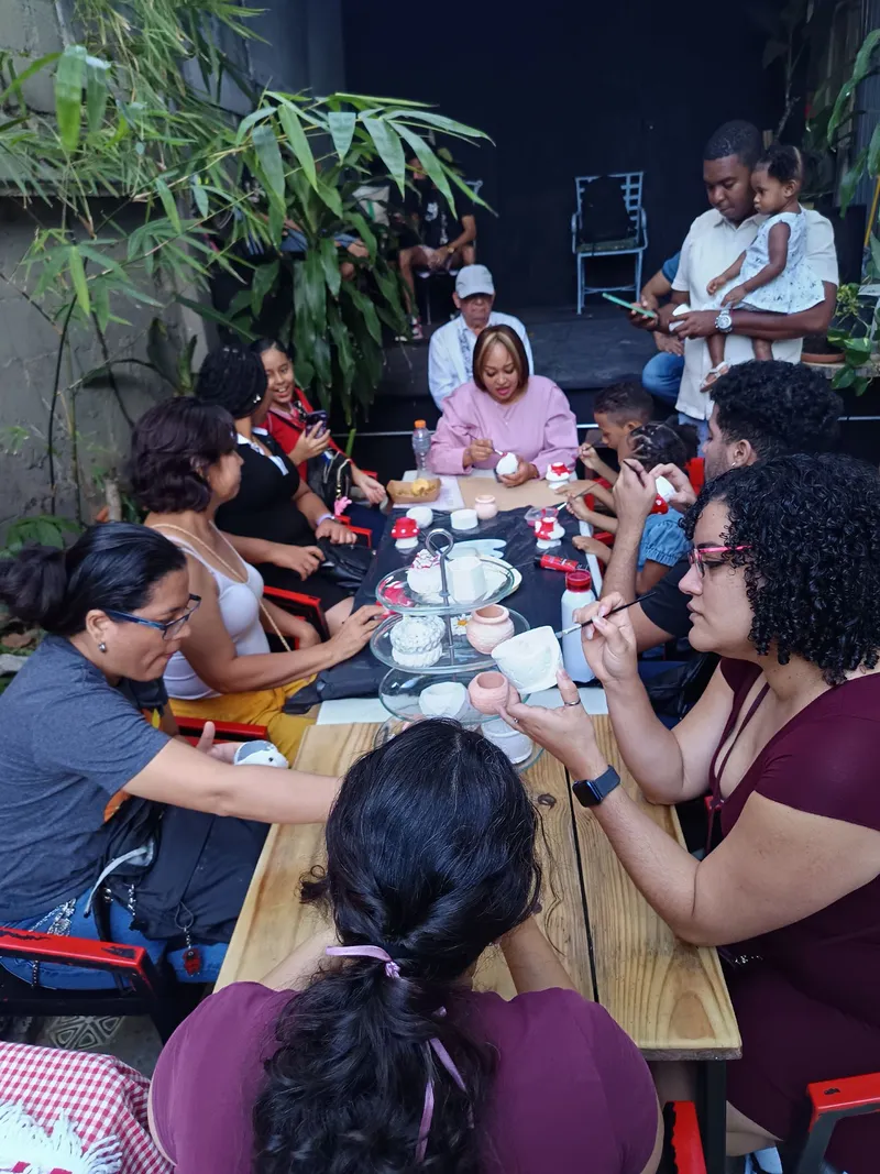 Relaxing Painting Workshop in the Colonial Zone