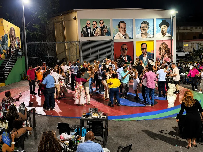 Santo Domingo: Live Caribbean Music Night Experience