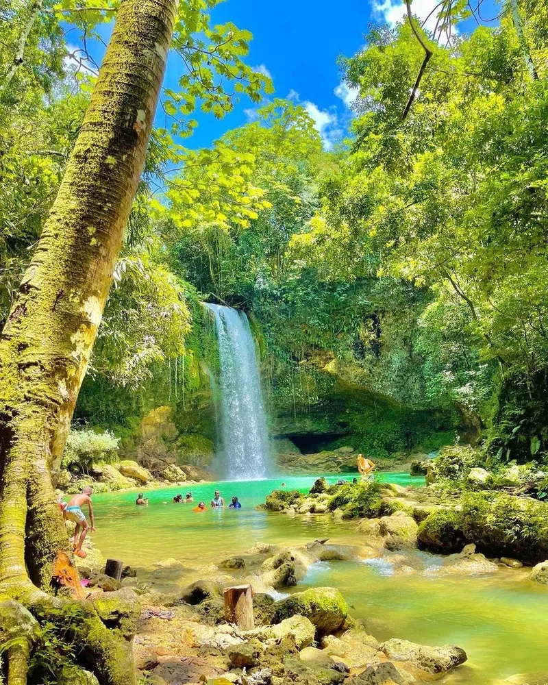 Salto Socoa / A Waterfall in the Mountains